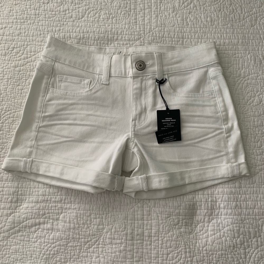 AEO white shorts